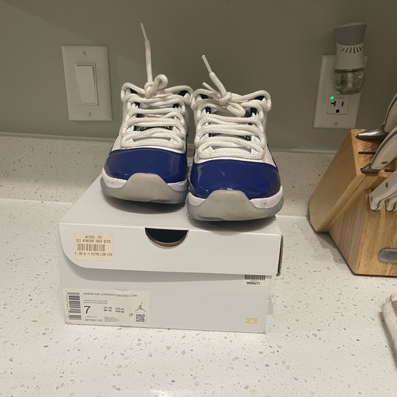 Air Jordan 11 low Retros - concord blue - EU size 38 , 7.5 women’s - Picture 4 of 5